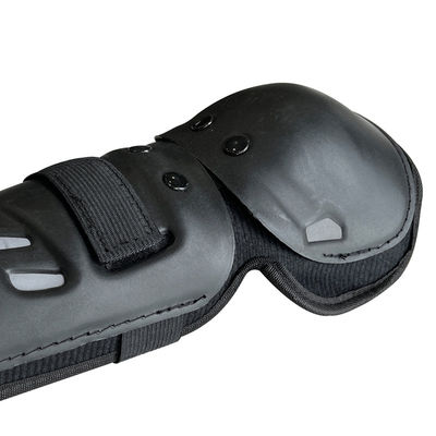 Protezione delle gambe inferiori con attrezzature di sicurezza per motociclette spesse e flessibili
