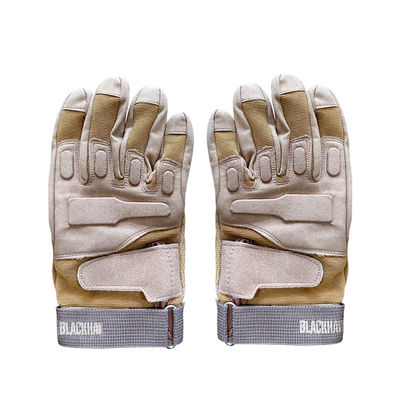 Protezione per le mani in khaki per le attività all'aria aperta in inverno